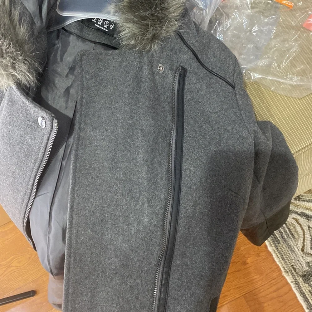 💕 Atmosphere gray black wool blend coat sz 6 with faux fur trim 💕